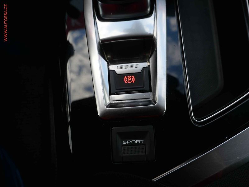 Peugeot 5008 (2018) 2.0HDi, AT, LED, kamera - fotka 18 z 28