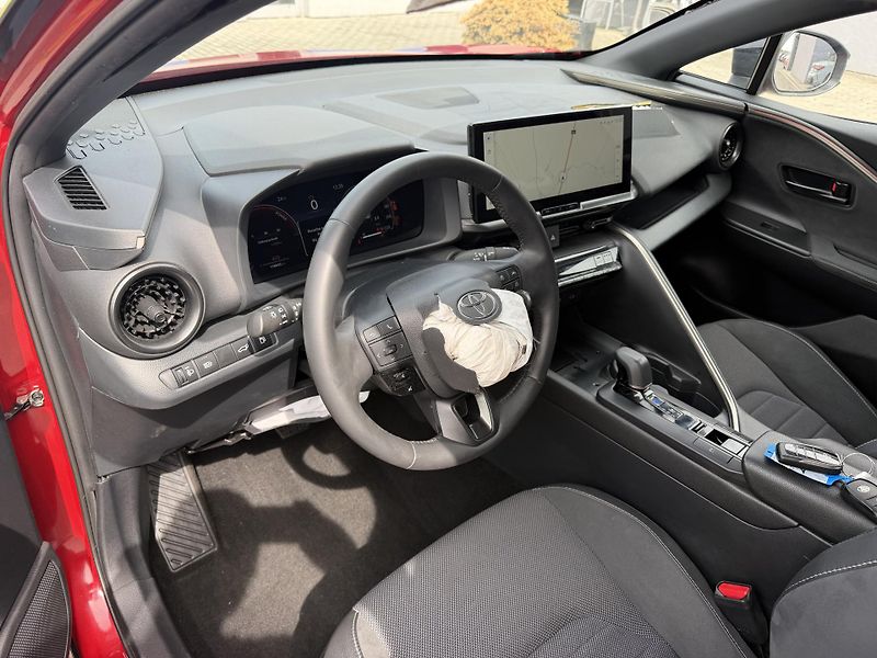 Toyota C-HR 1,8i hybrid automat navigace - fotka 13 z 21