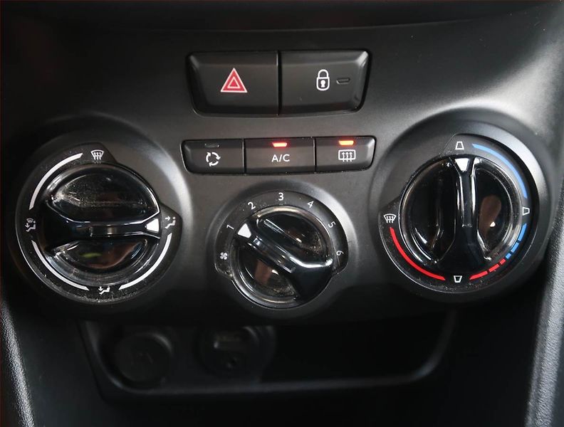 Peugeot 208 (2013) 1.4 VTi, Serv.kniha, nová STK - fotka 15 z 18