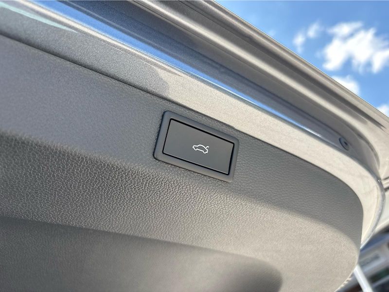 Škoda Karoq 1,5 TSI 110 kW SPORTLINE DSG - fotka 26 z 30