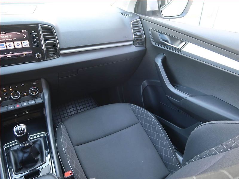 Škoda Karoq (2019) Style 1.0 TSI, Navi, Tempomat - fotka 8 z 17
