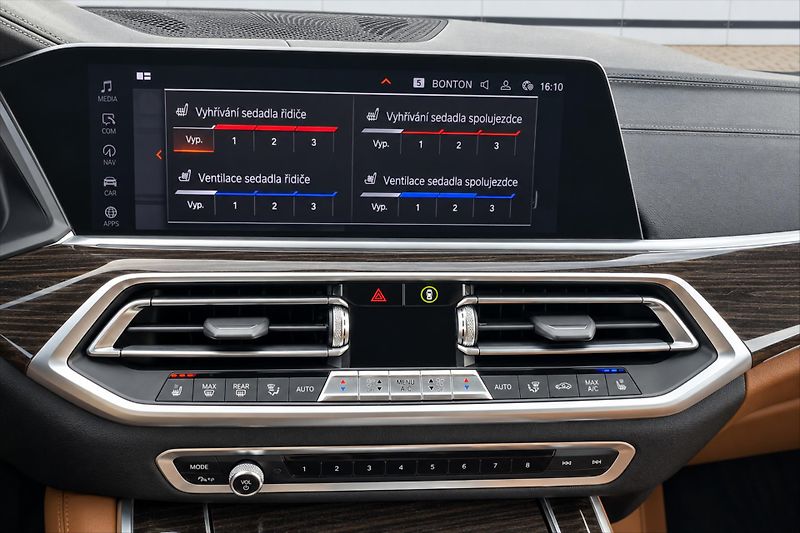BMW X5 xDrive 195kW SERVISNÍ KNIHA ČR - fotka 14 z 17