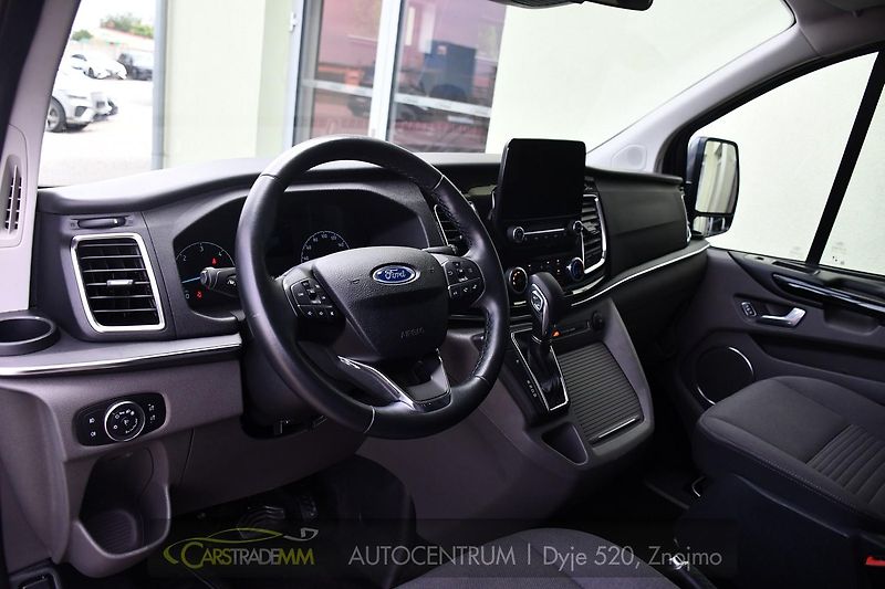 Ford Tourneo Custom 2.0EcoBlue 8.MÍST TITANIUM - fotka 10 z 43