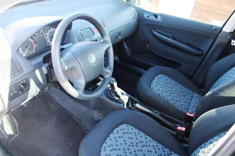Škoda Fabia (2006) REZERVACE - fotka 9 z 16