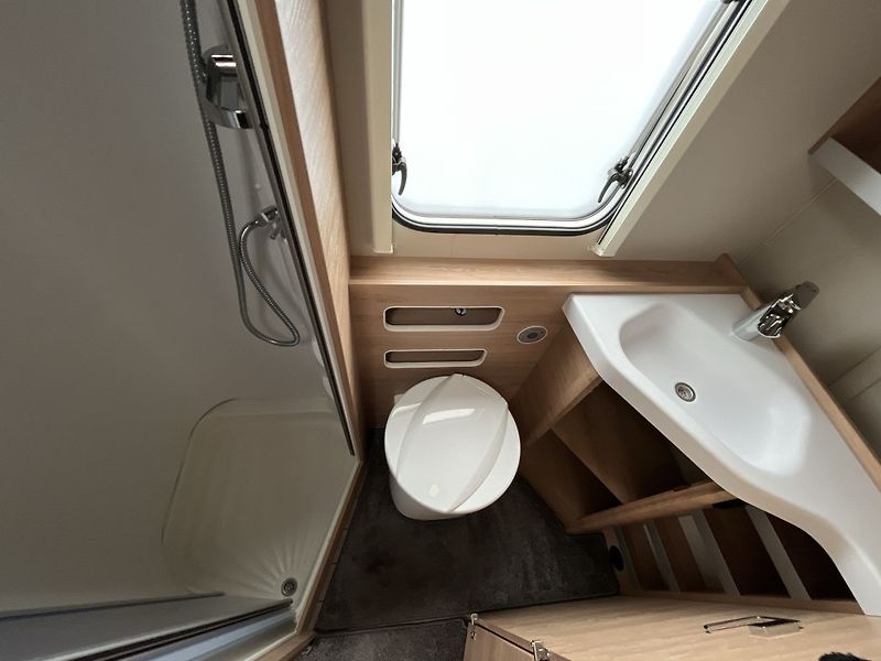 Knaus (2022) Südwind 500 QDK - E-POWER - fotka 15 z 20