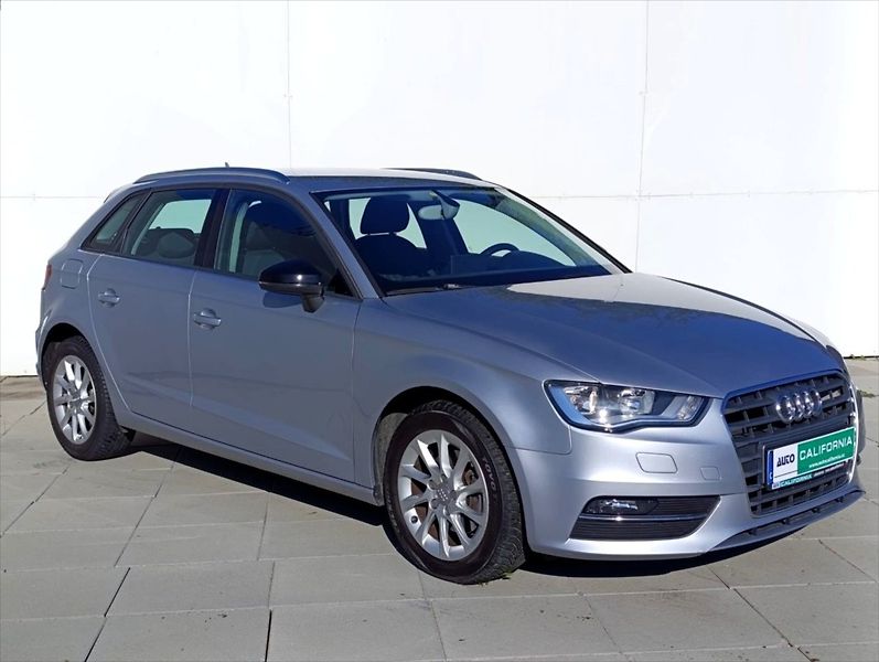 Audi A3 1,6 TDi Aut.klima,Navigace - fotka 5 z 34