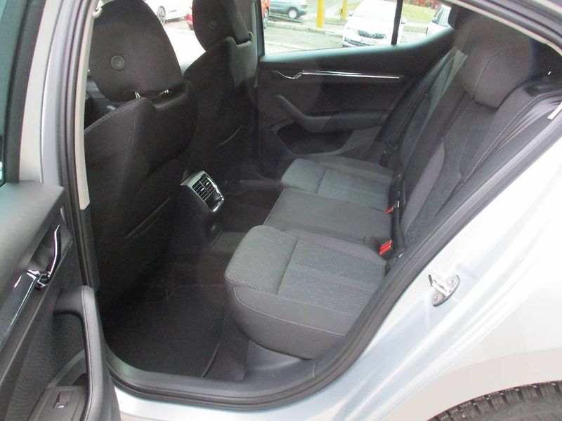 Škoda Octavia liftback Style 2,0TDI/110kW DS - fotka 14 z 15