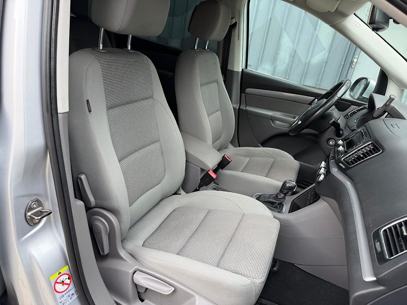 Volkswagen Sharan 2,0 TDI DSG Comfortline/servis - fotka 19 z 34