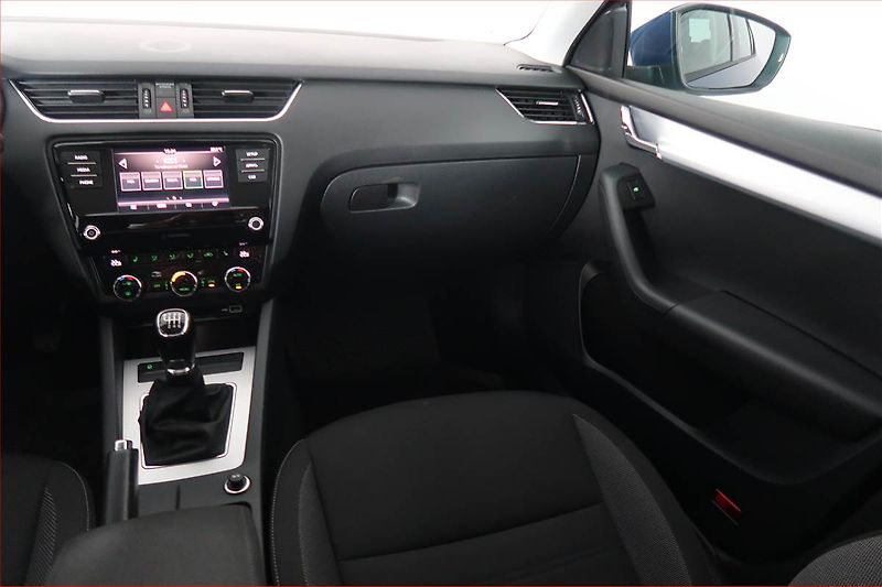 Škoda Octavia (2019) Ambition 1.4 TSI, Tempomat - fotka 8 z 18
