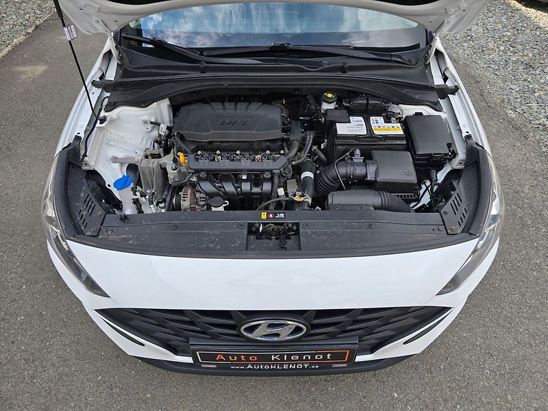 Hyundai i30 1.5i COMFORT LED KAMERA NAVI - fotka 41 z 41