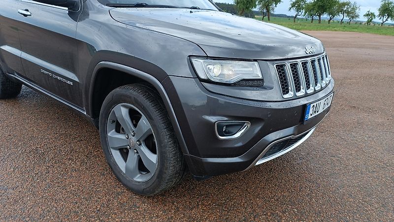 Jeep Grand Cherokee 3,0d Overland Nové v ČR - fotka 24 z 52