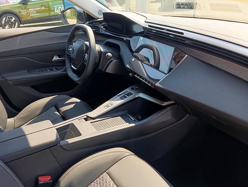 Peugeot 308 (2026) SW ALLURE Hybrid 145 e-DCS6 - fotka 10 z 24