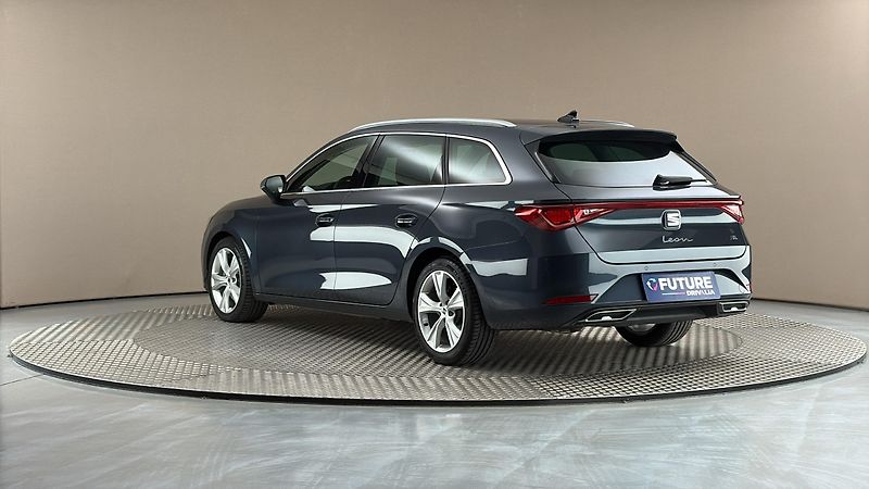 Seat Leon 2.0 TDI DSG FR Sportstourer - fotka 2 z 25