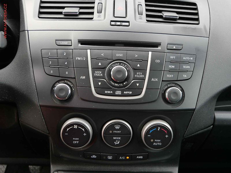 Mazda 5 (2011) 1.6 D, AC, tempo, park.asist - fotka 14 z 15