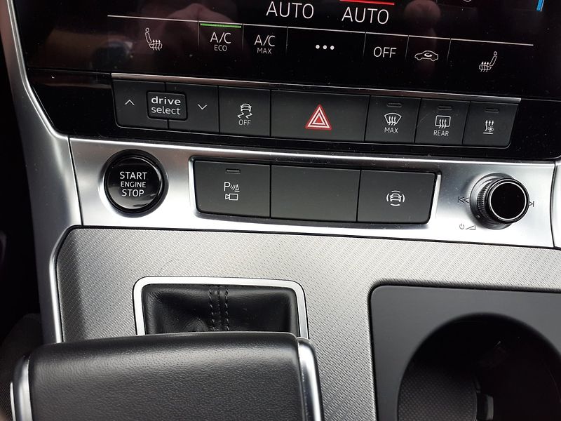 Audi A6 (2021) Avant 2.0 TDi Quattro - fotka 20 z 43