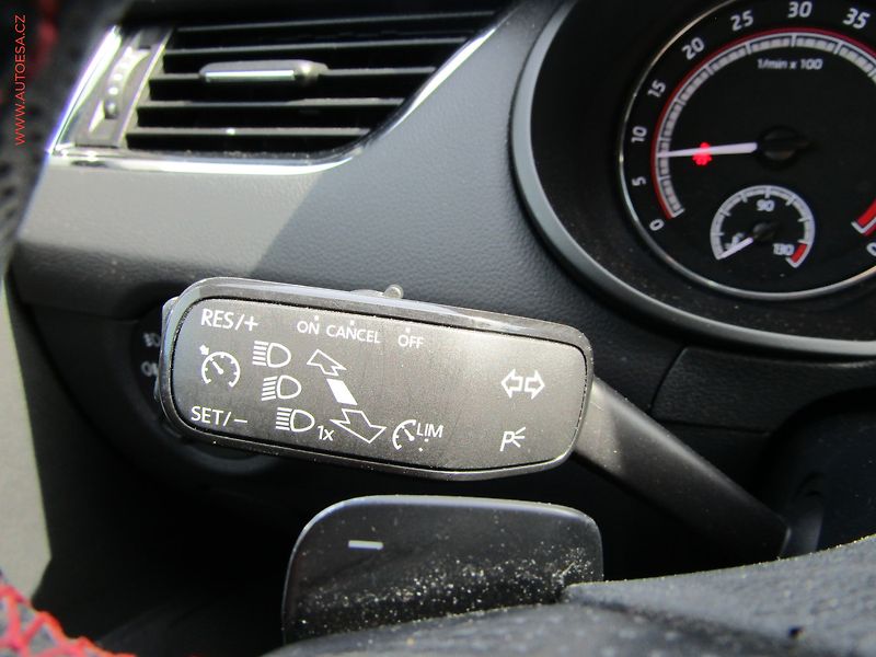 Škoda Octavia (2019) 2.0TDi, 2.maj,ČR, DSG, navi - fotka 17 z 21