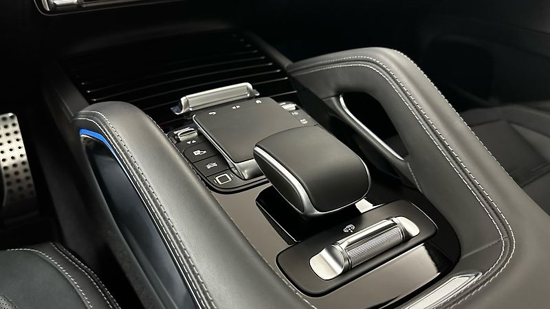 Mercedes-Benz GLE 53 AMG 4 MATIC / TOP STAV - fotka 33 z 65