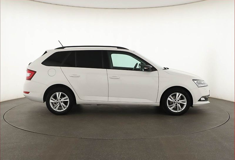 Škoda Fabia (2020) Style 1.0 TSI, ČR,1.maj - fotka 6 z 15