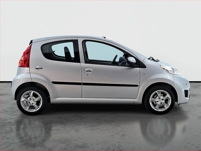 Peugeot 107 (2011) 1.0, nová STK, jezdí dobře - fotka 6 z 13