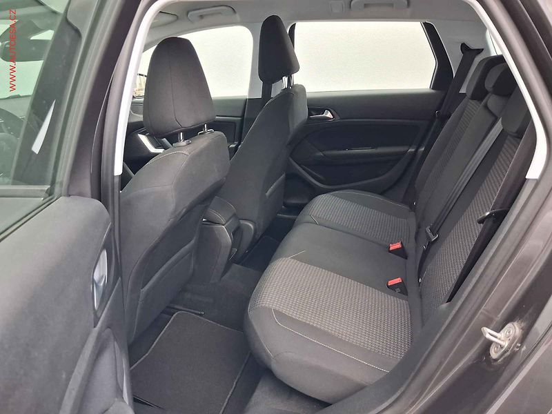 Peugeot 308 (2019) 1.5 HDi, Active, navi, kamera - fotka 10 z 19