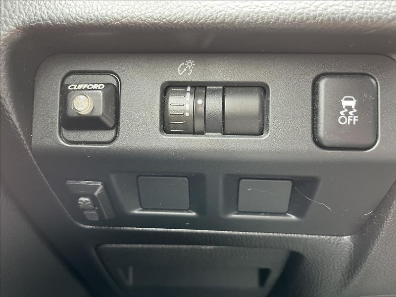 Subaru Forester 2,0 D-L 108KW 4x4 TZ ČR SERVIS - fotka 27 z 41