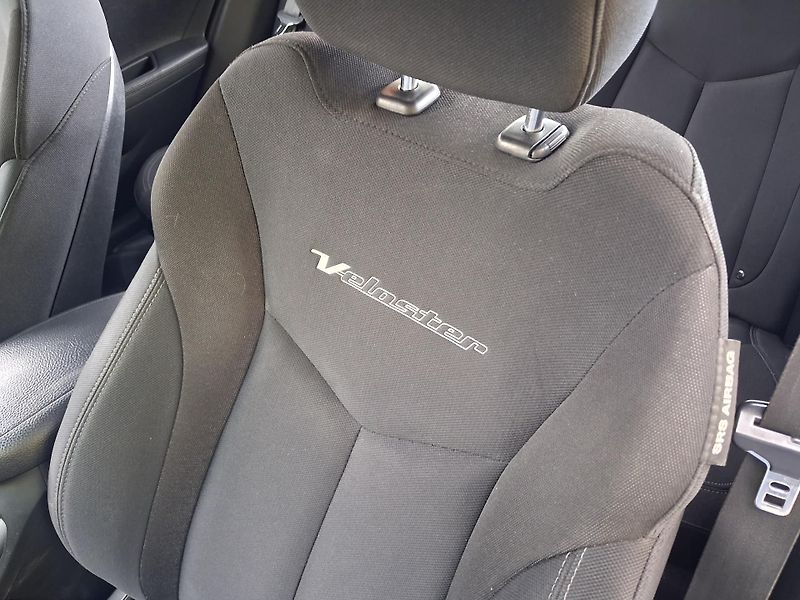 Hyundai Veloster (2011) 1,6GDi SERVISKA NOVÁSTK 2xKOLA - fotka 17 z 33