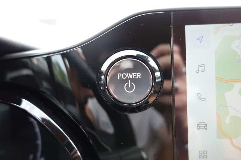 Lexus NX 350h NX350h Executive Top 4x4 - fotka 27 z 34
