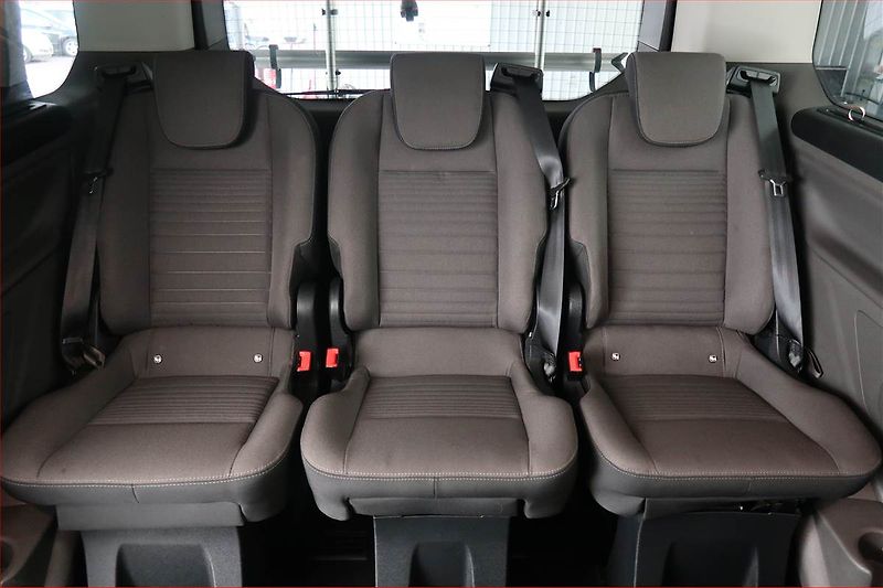 Ford Tourneo Custom (2022) Trend 2.0 EcoBlue, ČR, 1Maj - fotka 15 z 19
