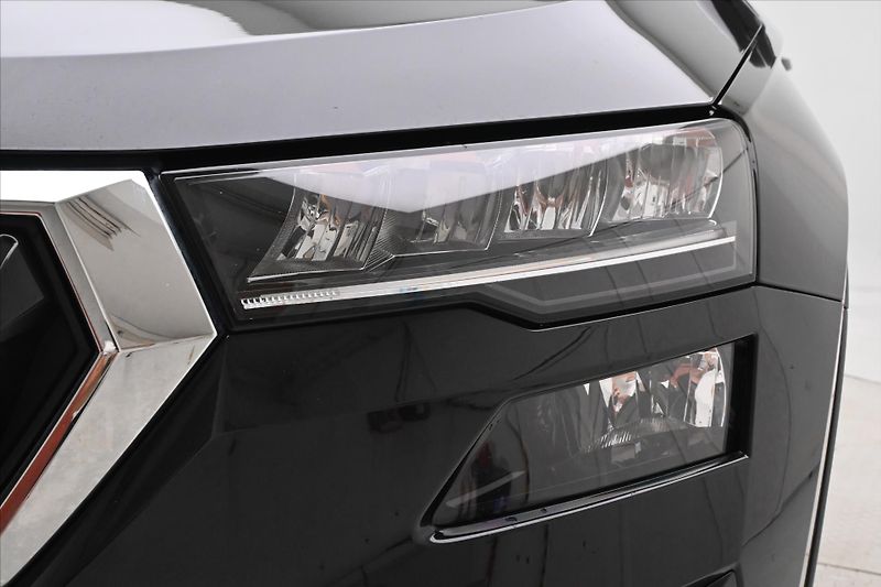 Škoda Karoq 2,0 TDI 85kW DSG Business Záru - fotka 29 z 31