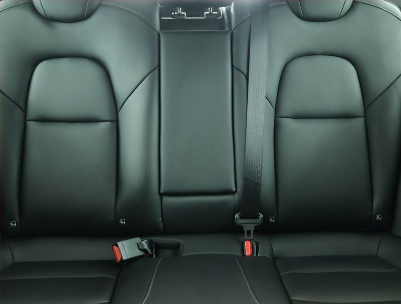 Tesla Model 3 (2023) Long Range RWD 79kWh, SoH 91% - fotka 10 z 21