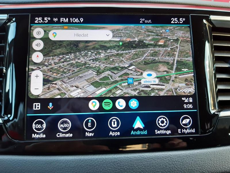Chrysler Pacifica (2019) 3,6L V6 Hybrid,Plus, DVD,tažné - fotka 28 z 38