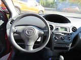 Toyota Yaris 1,0 i Terra VVT-i - náhled 11