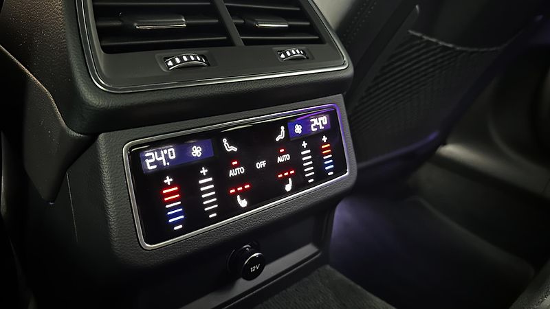 Audi RS 7 V8 4.0 / STAV NOVÉHO VOZU - fotka 21 z 54