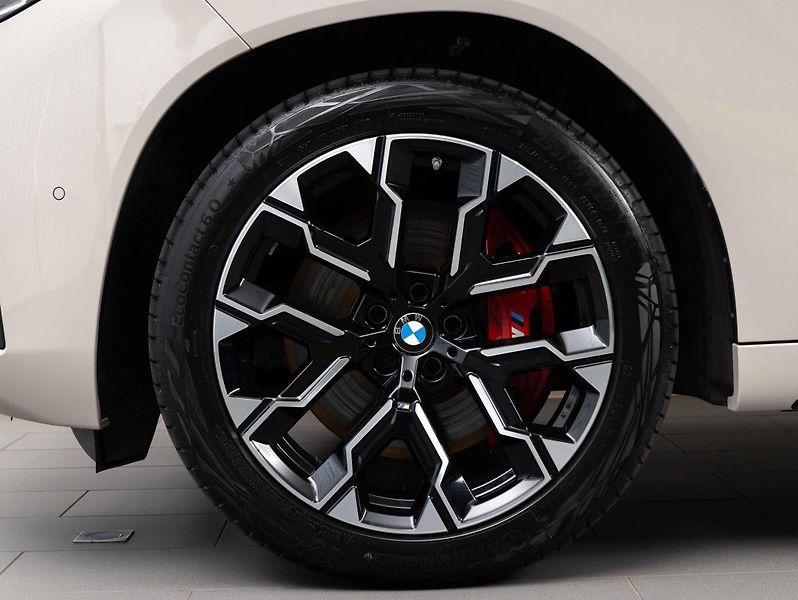 BMW X3 M50 xDrive - fotka 6 z 24