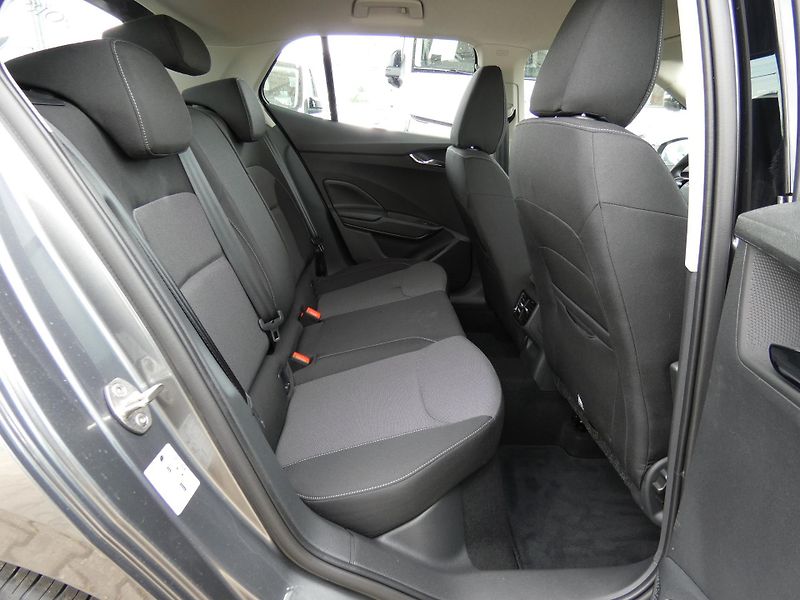 Škoda Fabia Selection 1.0 MPI /59kW - fotka 27 z 30