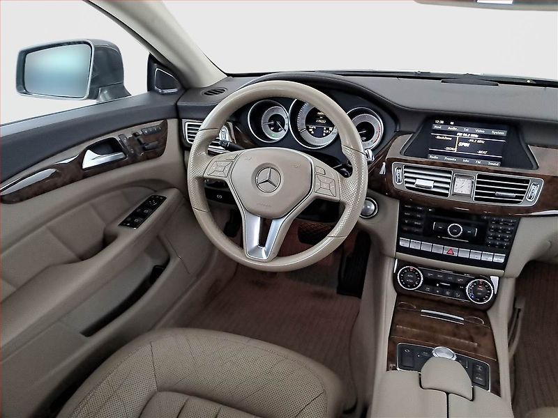 Mercedes-Benz CLS (2011) 350 CDI, Automat, Kůže, Navi - fotka 7 z 21