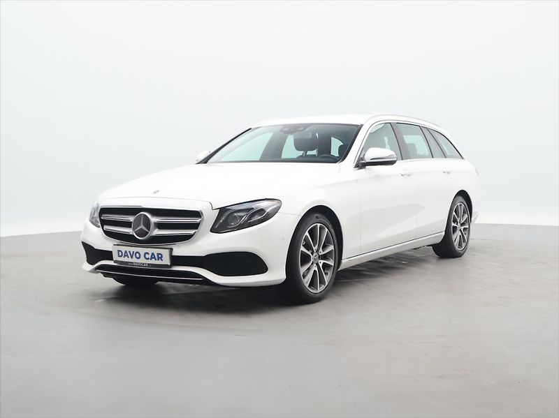 Mercedes-Benz Třídy E 2.0 220d 143kW 4Matic Aut. - fotka 3 z 34