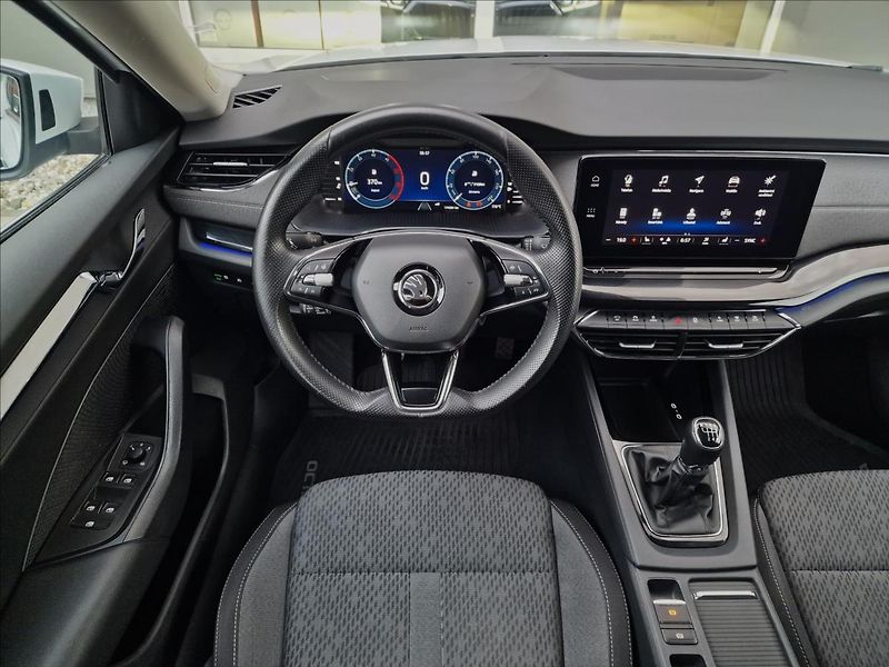 Škoda Octavia 2.0TDI Style, původ ČR,1.Maj. - fotka 12 z 50