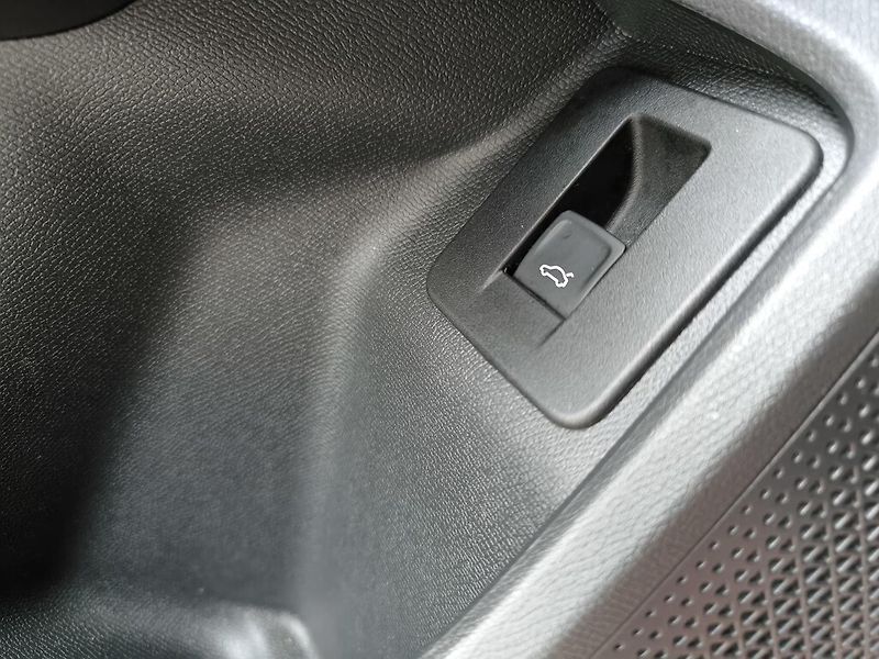 Cupra Formentor DSG 4WD 2,0 TSi / 140 kW - fotka 17 z 23