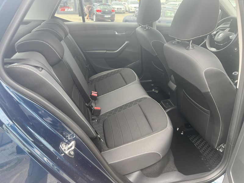 Škoda Fabia 1.0TSi 70kw KAMERA TEMPOMAT - fotka 32 z 43