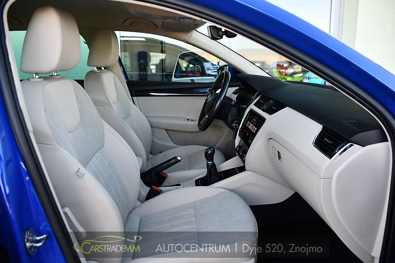 Škoda Octavia 1,6TDi STYLE - fotka 15 z 53