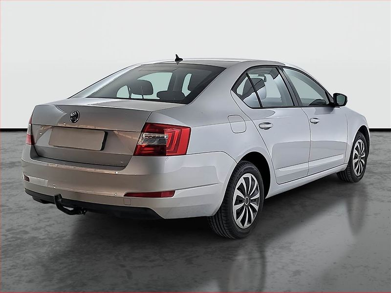 Škoda Octavia (2014) 1.2 TSI, Navi, Park. senzory - fotka 5 z 19