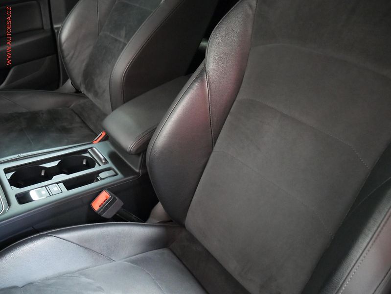 Volkswagen Arteon (2020) 2.0 TSi 4x4, 1.maj,ČR - fotka 17 z 18
