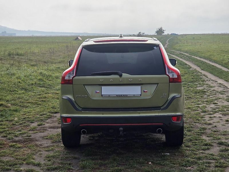 Volvo XC60 (2010) 2,4 D5-151KW-AWD- AUTOMAT - fotka 4 z 20