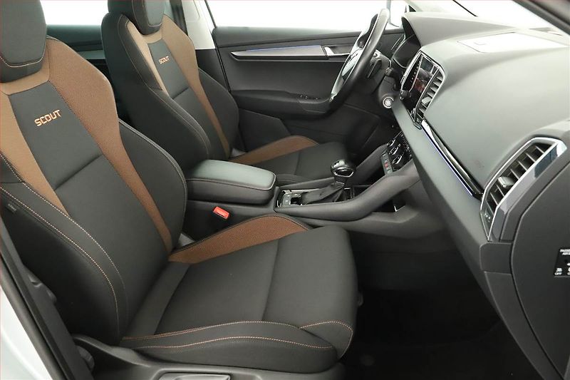 Škoda Karoq (2022) Scout 2.0 TDI - fotka 17 z 19