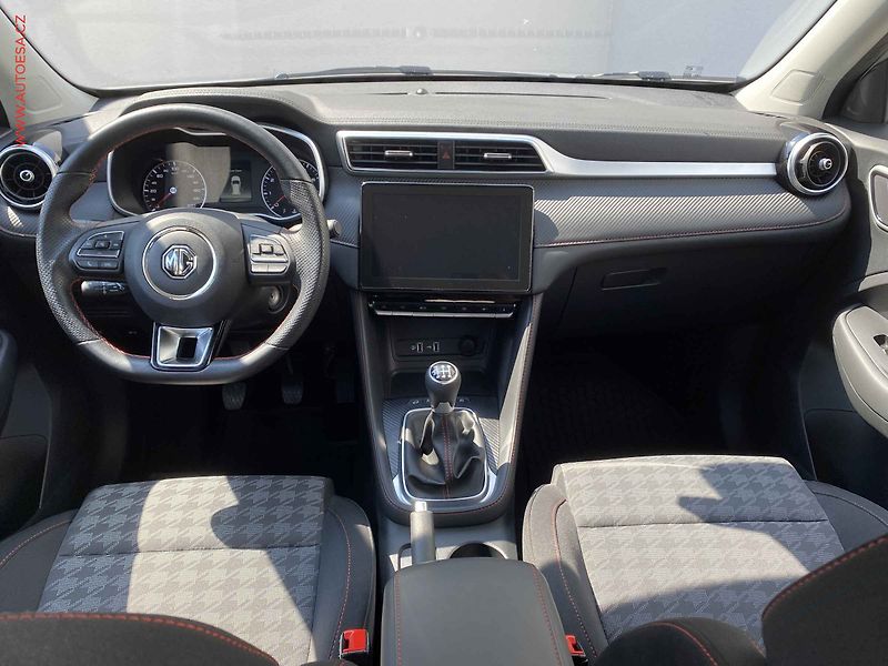 MG ZS (2023) 1.5, ČR, servis.kniha, LED - fotka 8 z 15
