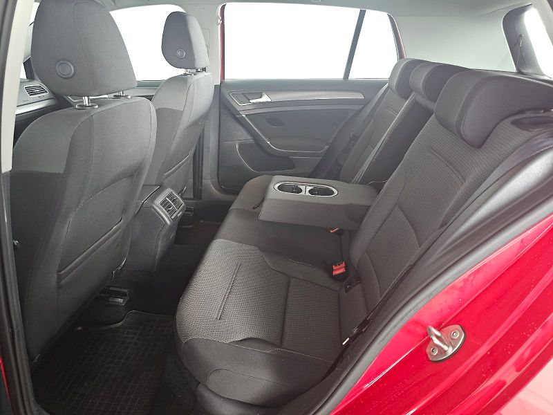 Volkswagen Golf (2018) 1.0TSI 81kW 6MT - fotka 7 z 28