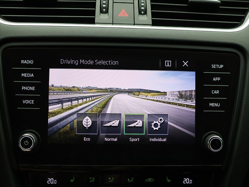 Škoda Octavia 2,0 TDI 135kW RS CZ Tažné - fotka 20 z 30
