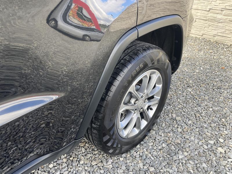 Jeep Grand Cherokee 3.0CRDi 4x4 250PS LIMITEED TOP - fotka 35 z 177