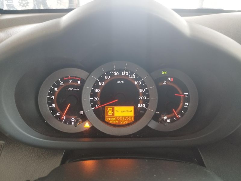 Toyota RAV4 (2007) 2,0I,112KW,4X4,ALU,TAŽNÝ - fotka 24 z 31